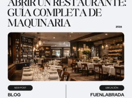 Vista de equipamiento para abrir un restaurante profesional con maquinaria de cocina, mesas de acero inoxidable y refrigeración industrial