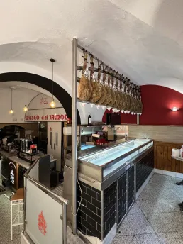 vitrina-para-tapas-museo-del-jamon